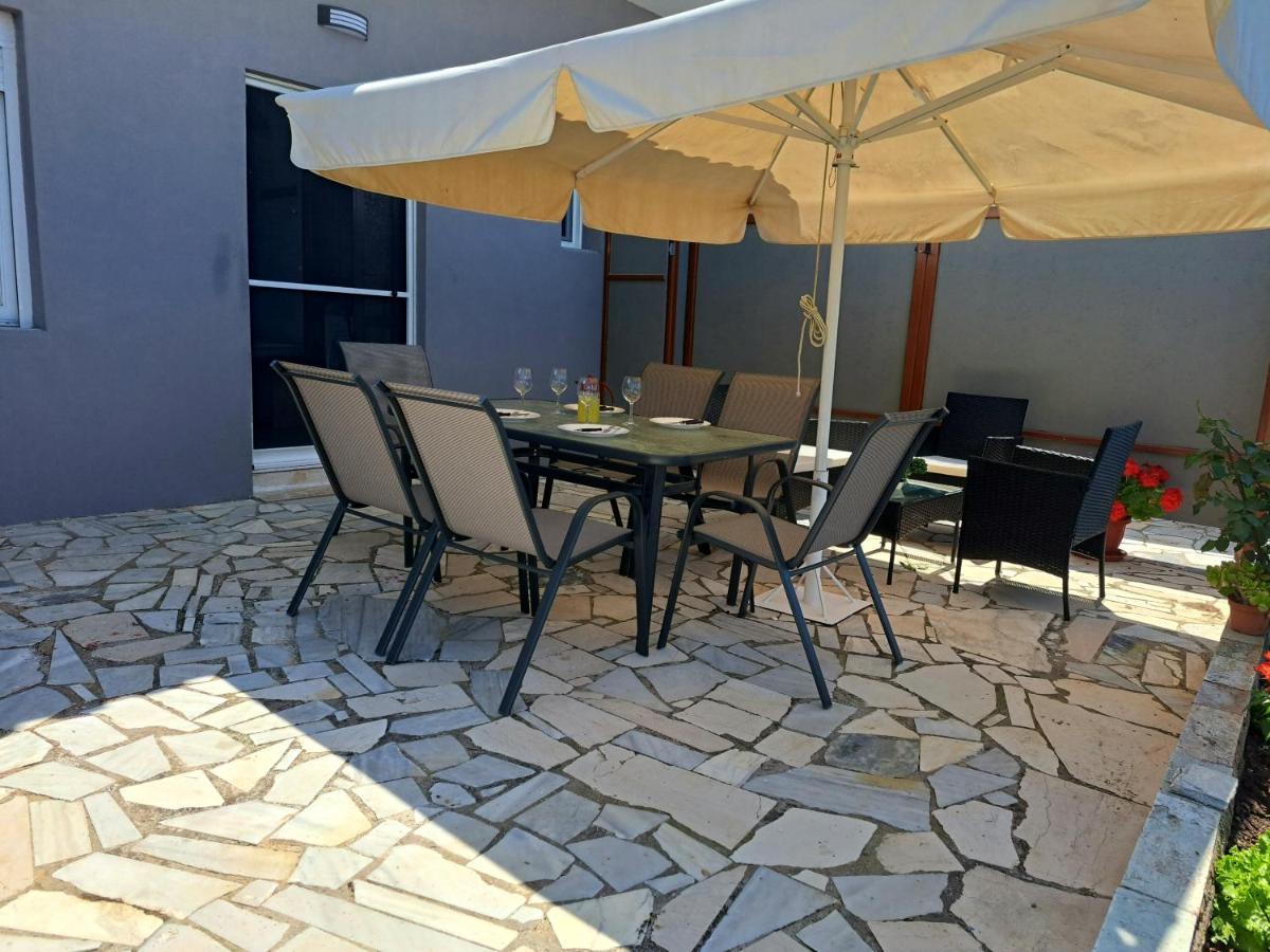 Olive Tree Villa 利贾 外观 照片